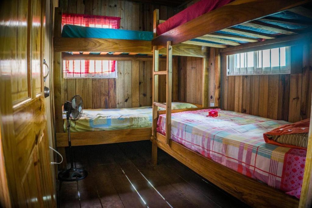 Hostal On The Sea Bocas del Toro Buitenkant foto