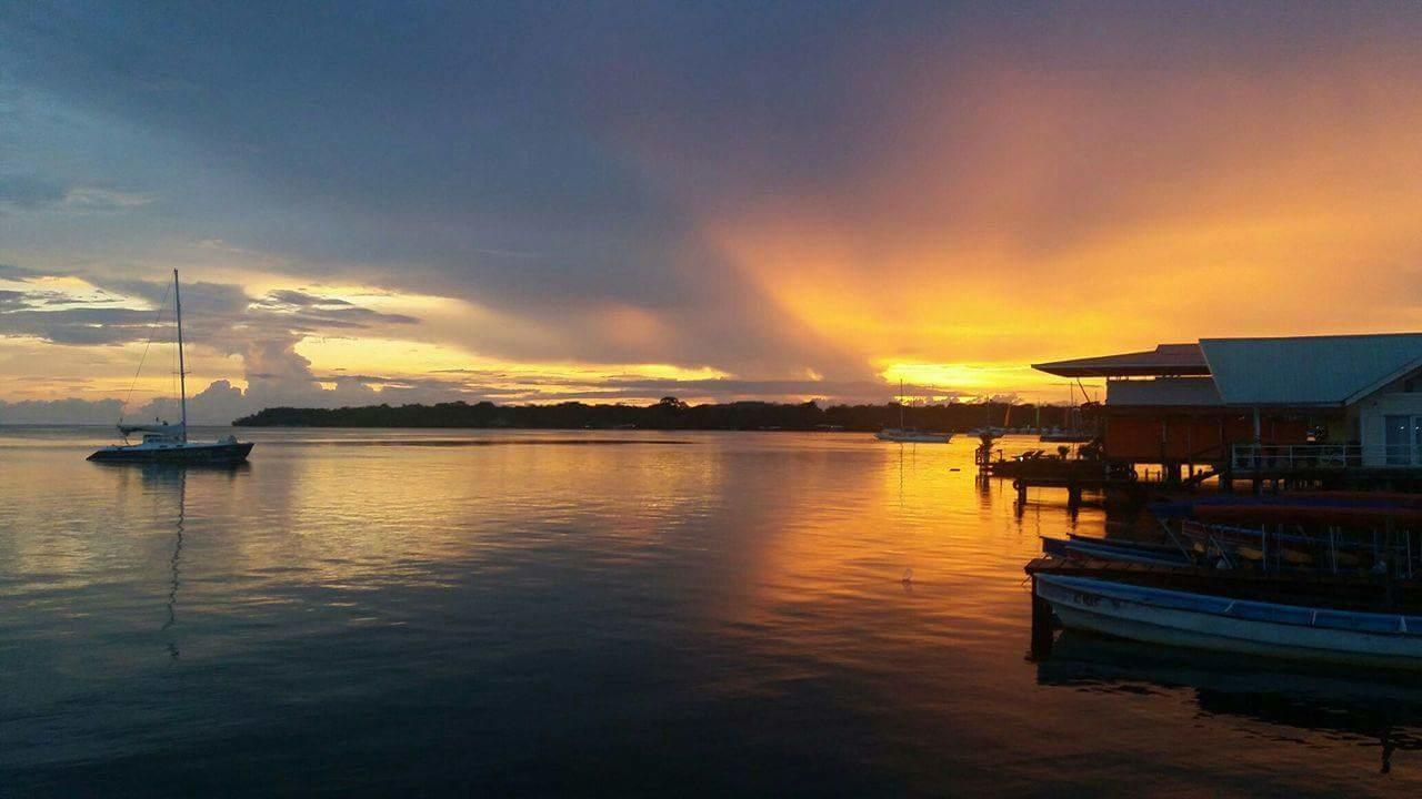 Hostal On The Sea Bocas del Toro Buitenkant foto